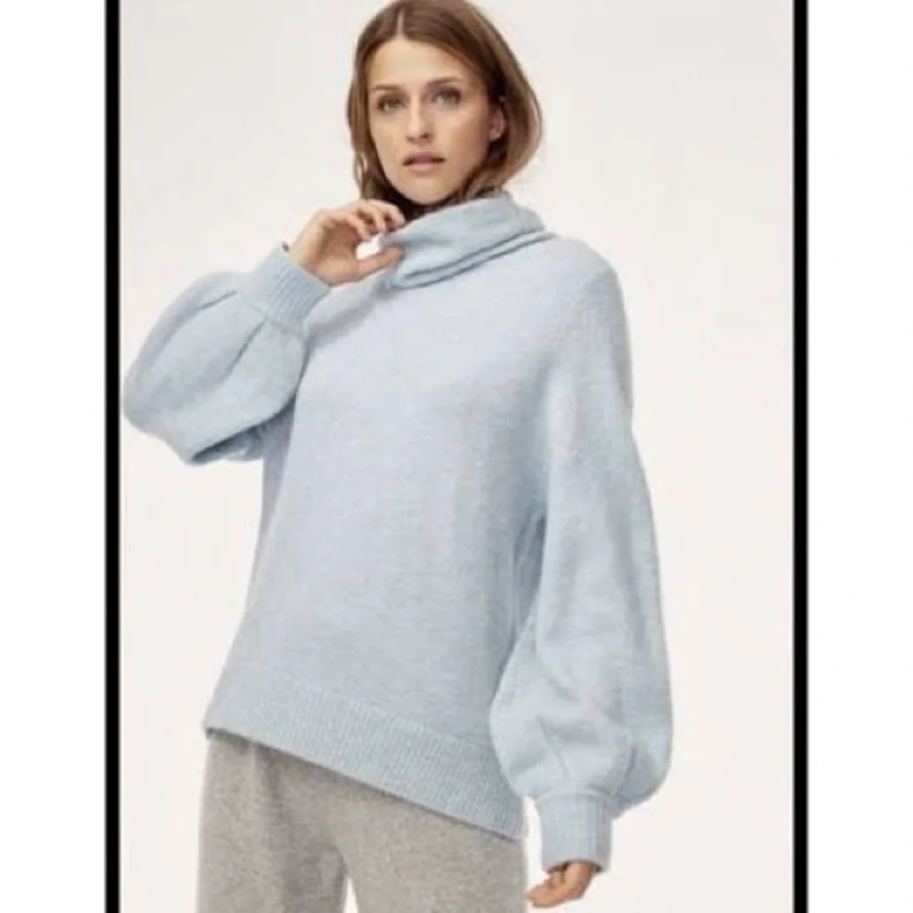 Aritzia/The Group Babaton Adichie Oversized Turtleneck Sweater - Picture 2 of 11